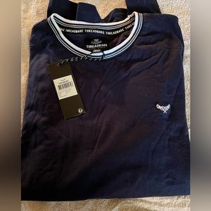 Men’s size 2 XL threadbare, navy and white shirt